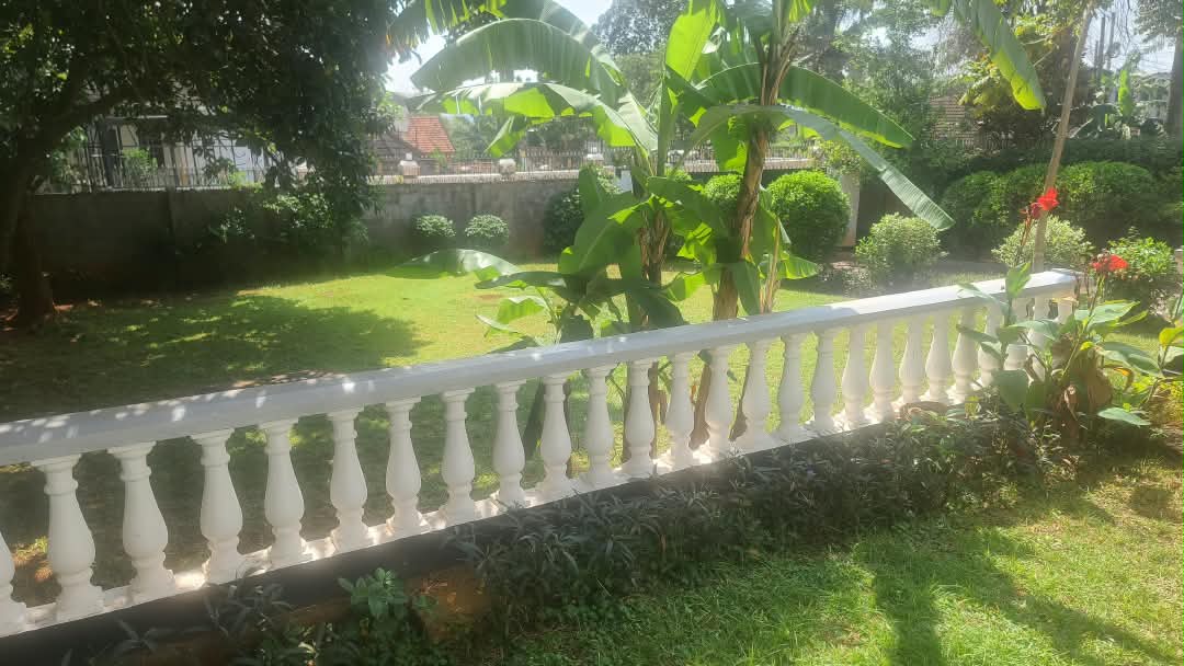 Elegant & Spacious 5-Bedroom Family Home with Lush Private Garden in Muyenga